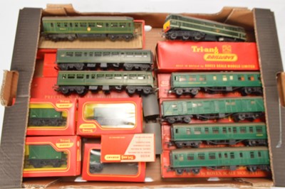 Lot 32 - Tri-ang 00 gauge Locomotives coaches and wagons in original boxes (17)