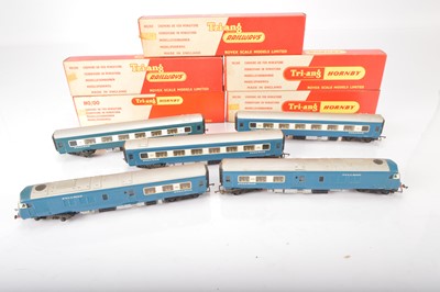 Lot 35 - Tri-ang  00 gauge Blue Pullman coaches in original boxes (5)