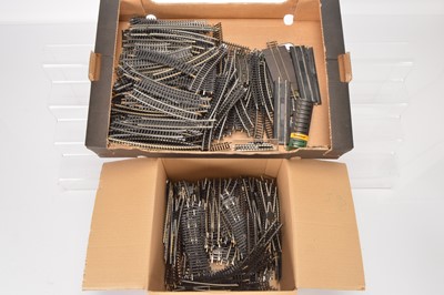 Lot 79 - Hornby 00 gauge System 6 turnouts and curved tracks (281 pieces approx.)