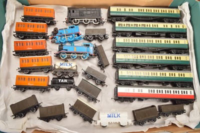 Lot 85 - Hornby 00 gauge Thomas the Tank Engine  and rolling stock (26)