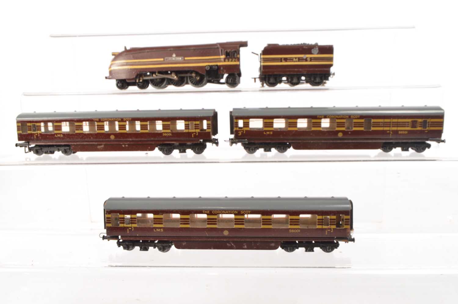 Lot 160 - Uncommon Trix 00 Gauge unboxed Pre-war LMS Maroon 6220 Coronation Scot Locomotive and Tender and three LMS maroon 'The Coronation Scot' Coaches (5)