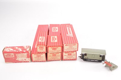 Lot 202 - Hornby-Dublo 00 Gauge 2-Rail Super Detail Stove Passenger Van and WR Coaches and various wagons and Accessories (7)