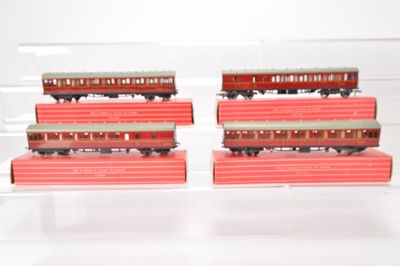Lot 214 - Hornby Dublo 00 gauge 2-rail coaches in original boxes (4)