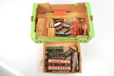 Lot 221 - Hornby Dublo 00 gauge 2 and 3-rail Locomotives coaches and buildings (22)