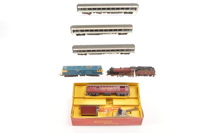 Lot 248 - Tri-ang Hornby and Bachmann 00 Gauge Mail Coach Set Locomotives and DMU Railcars (6)