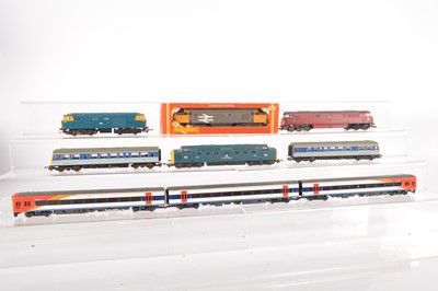 Lot 254 - Bachmann Lima Hornby Diesel Locomotives and Multiple Units 00 gauge (9)