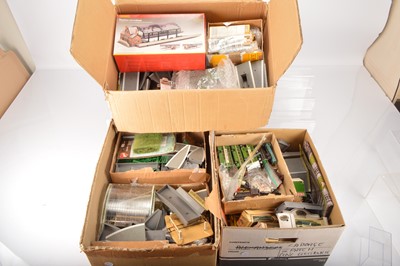 Lot 282 - Hornby and other 00 gauge buildings and accessories with some diecast vehicles (qty in 3  boxes)