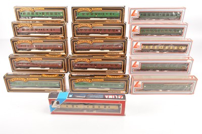 Lot 285 - Lima Mainline 00 gauge Mark 1 coaches in BR liveries and original boxes (16)