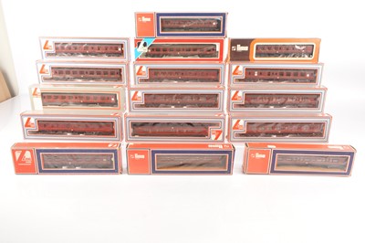 Lot 286 - Lima 00 gauge Mark 1 coaches in BR maroon liveries and original boxes (16)