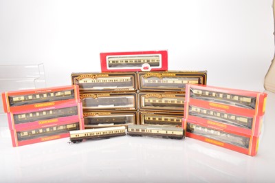 Lot 327 - Hornby Airfix Mainline 00 gauge coaches (15)