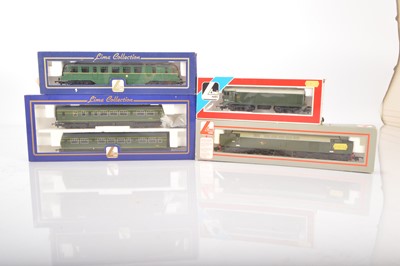 Lot 329 - Lima Diesel Locomotives and railcars 00 gauge in original boxes (4)
