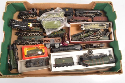 Lot 340 - Tri-ang Hornby and other Locomotives and rolling stock 00 gauge (17)