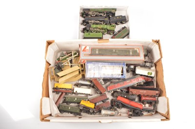 Lot 360 - Wrenn Hornby Marklin and other 00/H0 Locomotives Rolling stock and accessories (41)