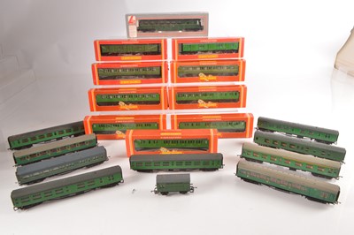 Lot 383 - Hornby Bachmann Lima green railcar and coaches (20)
