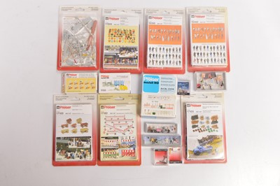 Lot 405 - Preiser HO Gauge unopened Figure packs and scenic items (16)