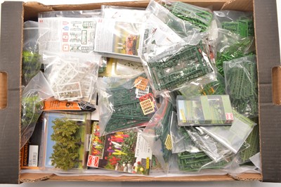 Lot 406 - Huge Collection of HO 00 Gauge Garden and allotment and rural scenic flowers and plants and scatter materials and other items by Busch and other makers (60+ packs)