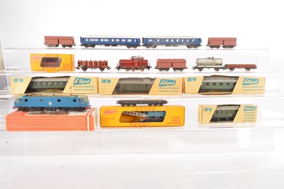 Lot 410 - Liliput Trix and other 00/H0 gauge Locomotive coaches and wagons (17)