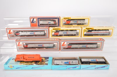Lot 439 - Lima Bachmann Athearn H0 gauge US locomotives Amtrak livery in original boxes (10)