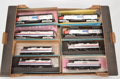 Lot 440 - Bachmann Spectrum Athearn H0 gauge US locomotives Amtrak livery in original boxes (8)