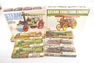 Lot 469 - Railway and Traction engine plastic construction kits (6)