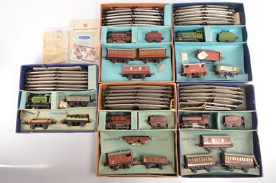 Lot 479 - Hornby 0 Gauge 201 501 and 601 post-war Clockwork Train Sets (5)