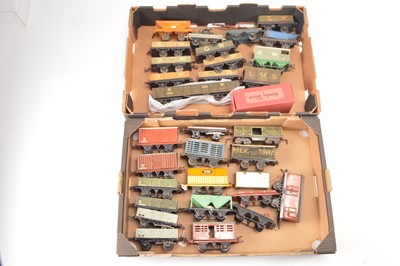 Lot 489 - Hornby 0 Gauge unboxed GWR open axle wagons and  other Wagons and Coaches (31)