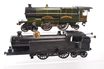 Lot 495 - Hornby 0 Gauge Clockwork GWR green 4073 'Caerphilly Castle' Locomotive only and repainted black 4-4-2 Tank Locomotive (2)