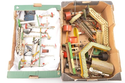 Lot 504 - Hornby and other makers 0 Gauge Signals and other Lineside Accessories (qty)