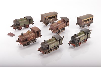 Lot 545 - Hornby 0 Gauge clockwork Locomotives and Passenger rolling stock (9)