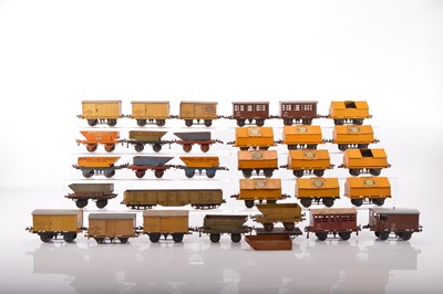 Lot 546 - Hornby 0 Gauge Pre and Postwar Goods wagons (25 plus)