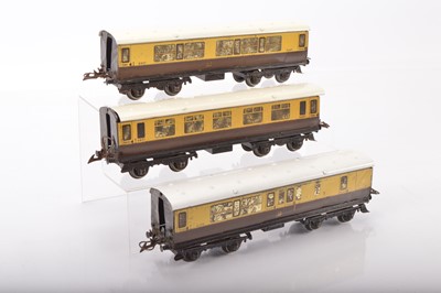 Lot 581 - Hornby 0 Gauge Group of GWR No.2 Corridor coaches (3)
