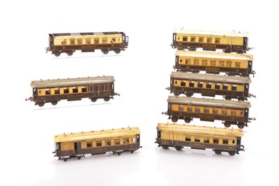 Lot 582 - Hornby 0 Gauge Group of No.2/3 special Pullman coaches (8)