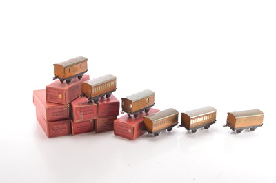 Lot 593 - Hornby 0 Gauge group of Pre and Post war No.1 Passenger coaches (24)