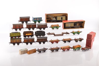 Lot 597 - Hornby 0 Gauge mixed group of items (25)