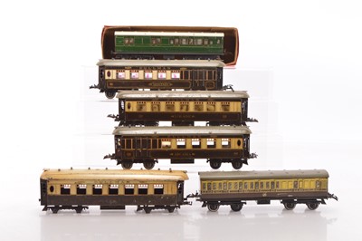 Lot 607 - Hornby 0 Gauge Group of Passenger coaches (6)