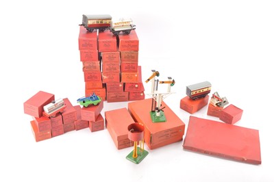 Lot 624 - Hornby 0 Gauge group of Post war rolling stock and accessories (34)