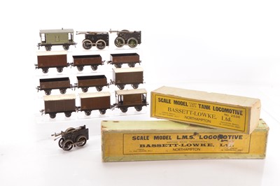 Lot 636 - Bassett Lowke and other commercial Manufacturers 0 Gauge Rolling stock, mechanisms, Accessories and empty Loco boxes, (Qty)