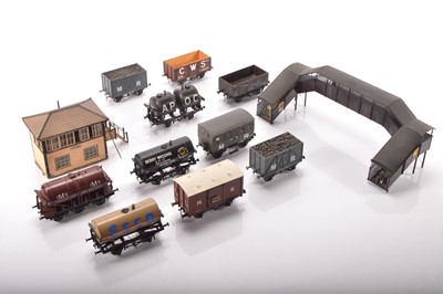 Lot 652 - Kit and Scratch built 0 Gauge group of goods wagons and accessories (12)