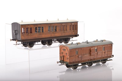 Lot 653 - Kit built 0 Gauge 6-wheel coaches (2)