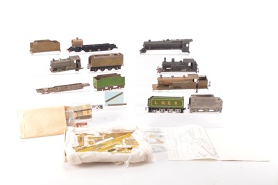 Lot 665 - Commercial and Scratch built Group of locomotive bodies kits and other items (17)
