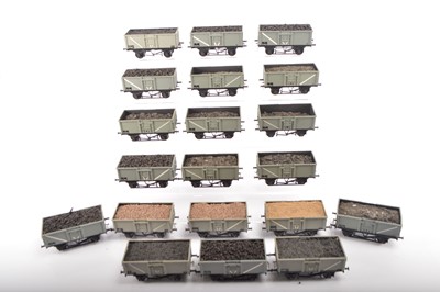 Lot 673 - Lima  0 gauge 16 ton mineral wagons (20)