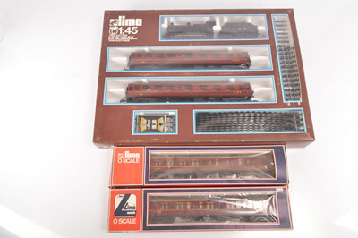 Lot 683 - Lima  O gauge Steam Locomotive passenger set with extra coaches  (3)