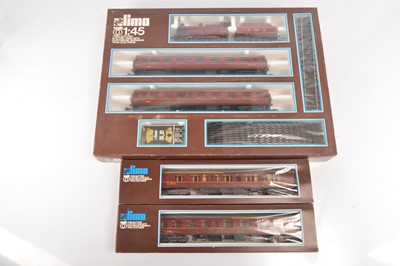 Lot 684 - Lima  O gauge Steam Locomotive passenger set with extra coaches  (3)