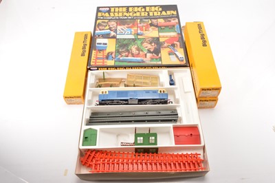 Lot 685 - Novo Rovex 0 gauge Big Big Train set with extra coaches (4)
