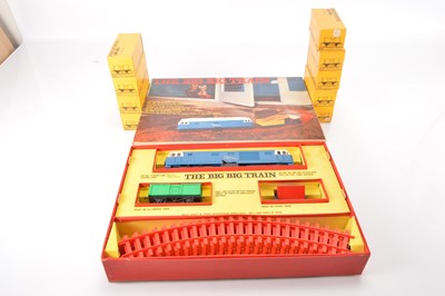 Lot 687 - Rovex 0 gauge Big Big Train set with extra wagons (10)