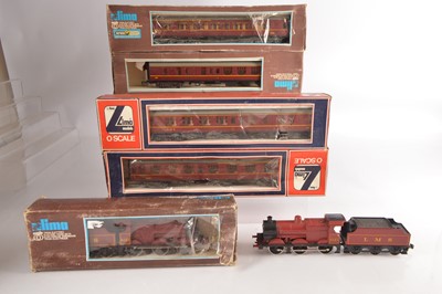 Lot 689 - Lima  O gauge Steam Locomotives and coaches  (7)