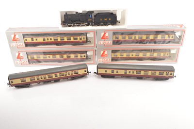 Lot 690 - Lima  O gauge Steam Locomotives and coaches  (7)