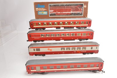 Lot 695 - Lima 0 gauge Locomotive and coaches SNCF(5)