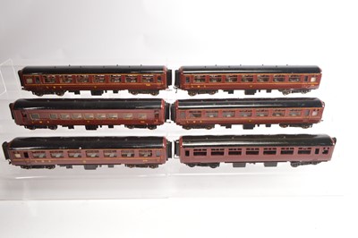 Lot 696 - Tri-ang 0 gauge Big Big train coaches (6)