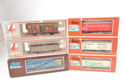 Lot 699 - Lima  O gauge Diesel Locomotive and wagons  (6)